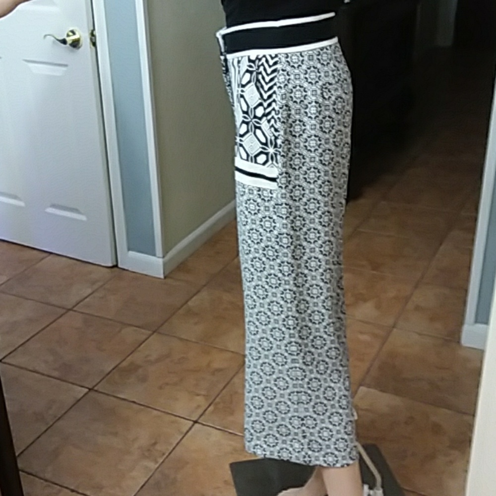 Loft Patterned Crop Pants - Picture 2 of 7